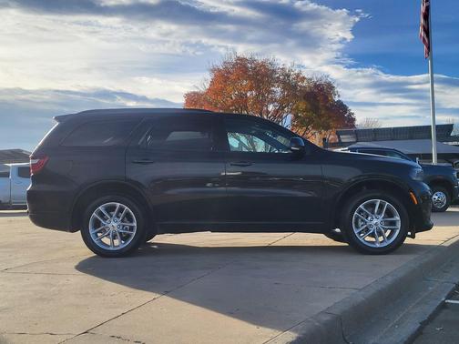 DB Black Clearcoat 2024 Dodge Durango GT Plus