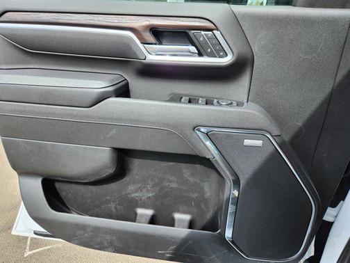 2025 GMC Sierra 2500 SLT