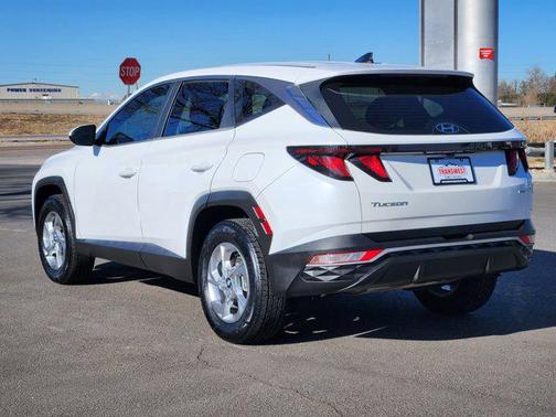 2022 Hyundai TUCSON SE