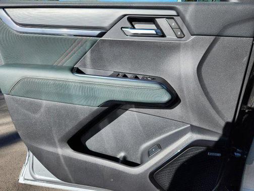2025 GMC Acadia AWD AT4