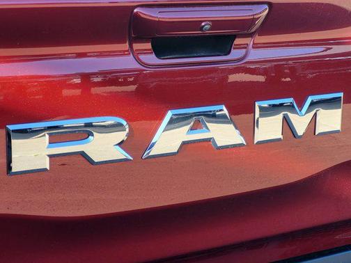 Delmonico Red Pearlcoat 2025 RAM 1500 Laramie