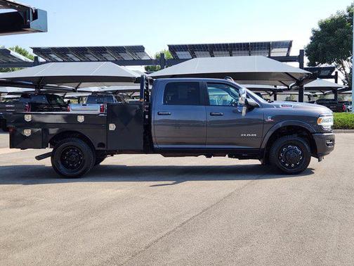 2019 RAM 3500 Laramie Crew Cab 4x4 8' Box