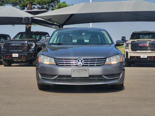 Platinum Gray Metallic 2014 Volkswagen Passat 2.0L TDI DSG SE w/Sunroof