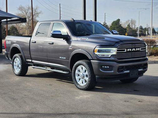 2020 RAM 2500 Laramie Crew Cab 4X4 6'4' Box