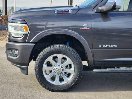 2020 RAM 2500 Laramie Crew Cab 4X4 6'4' Box