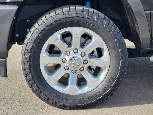 2020 RAM 2500 Laramie Crew Cab 4X4 6'4' Box