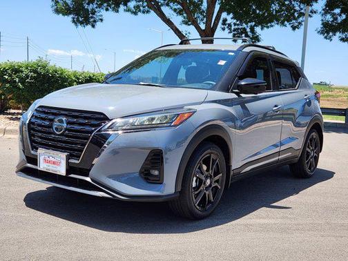 2021 Nissan Kicks SR