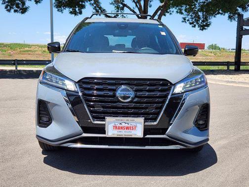 2021 Nissan Kicks SR
