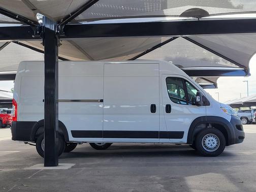 Bright White Clearcoat 2026 RAM ProMaster 2500 Tradesman