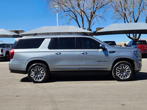 Sterling Metallic 2023 GMC Yukon XL Denali Ultimate