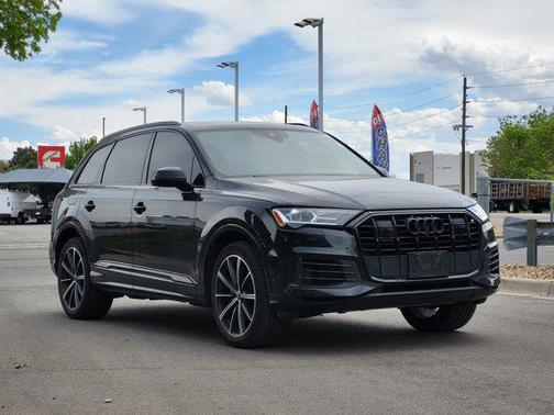 Orca Black Metallic 2020 Audi Q7 55 Premium Plus