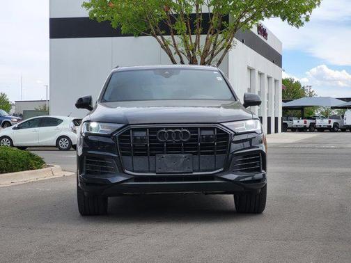 Orca Black Metallic 2020 Audi Q7 55 Premium Plus
