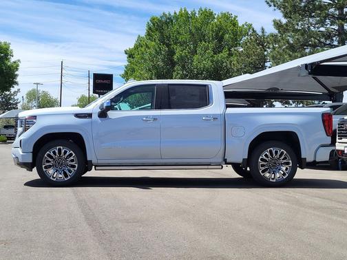 Glacier White Tricoat 2026 GMC Sierra 1500 Denali Ultimate