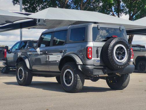 Carbonized Gray Metallic 2024 Ford Bronco Badlands
