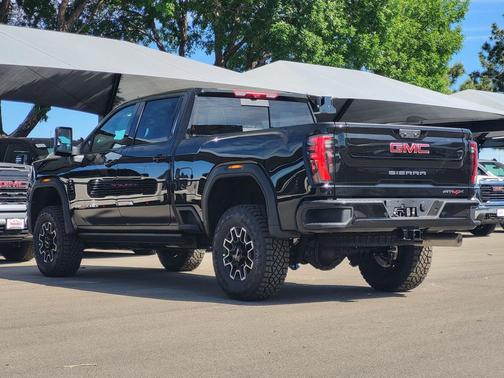 Onyx Black 2026 GMC Sierra 2500 AT4X