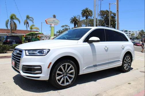 Glacier White Metallic 2019 Audi Q7 55 Premium