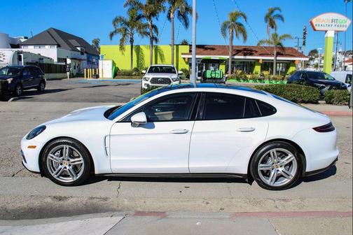 2020 Porsche Panamera RWD