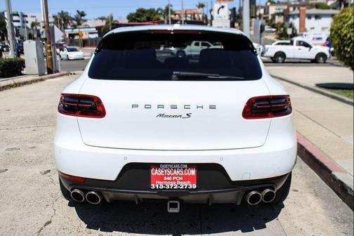 White 2017 Porsche Macan Macan