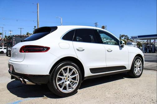 White 2017 Porsche Macan Macan