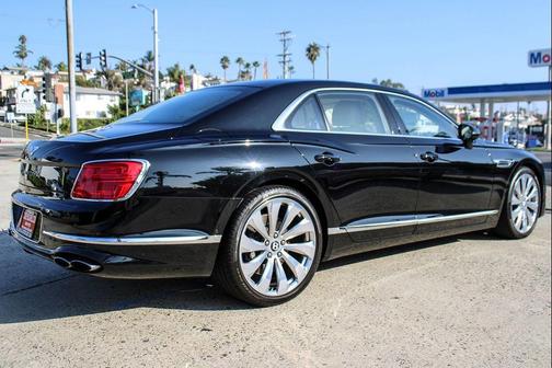 2022 Bentley Flying Spur V8