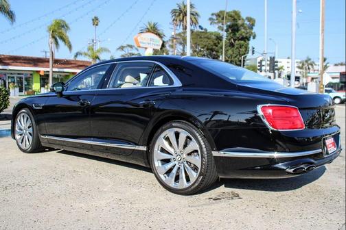 2022 Bentley Flying Spur V8