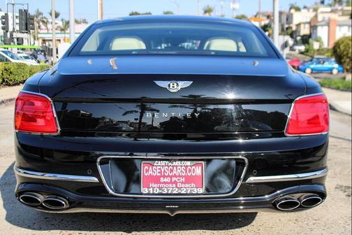 2022 Bentley Flying Spur V8