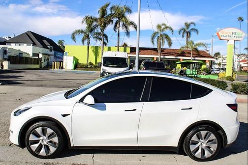 2021 Tesla Model Y Long Range Dual Motor All-Wheel Drive