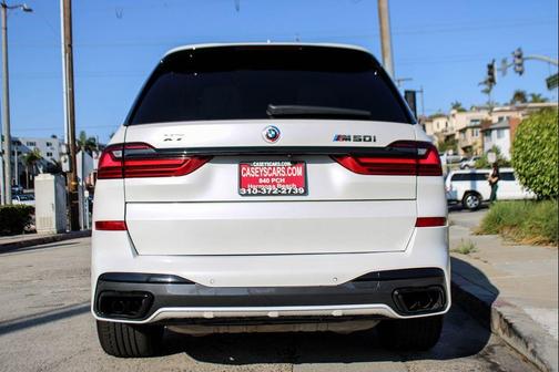 2022 BMW X7 M50i