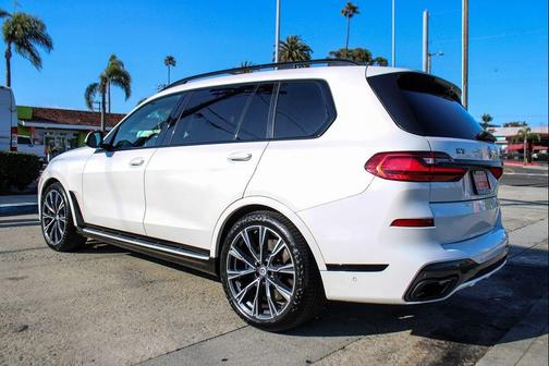 2022 BMW X7 M50i