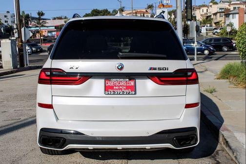 2022 BMW X7 M50i