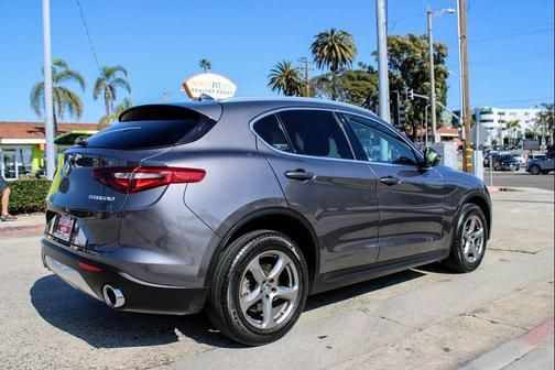 2018 Alfa Romeo Stelvio Base