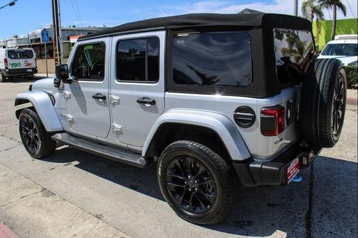 Silver Zynith Clearcoat 2024 Jeep Wrangler 4xe Sahara