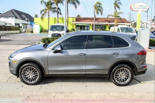 2017 Porsche Cayenne Cayenne