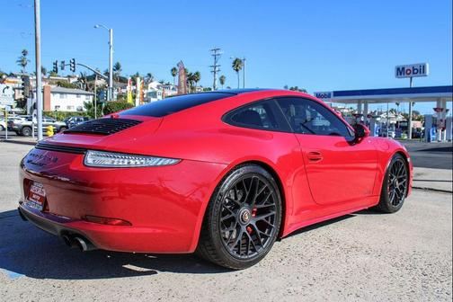 2015 Porsche 911 Carrera GTS
