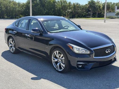 2019 INFINITI Q70 3.7 LUXE