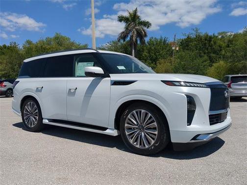 2025 INFINITI QX80 Luxe