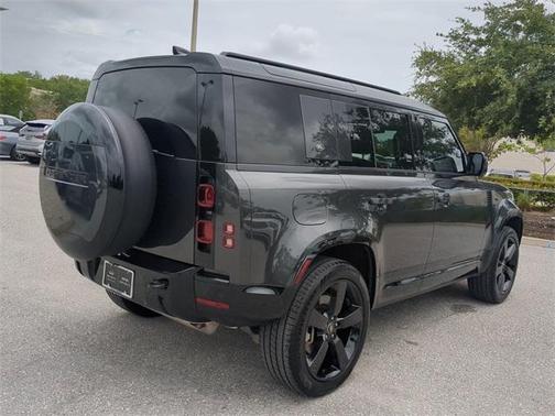 2024 Land Rover Defender 110 P400 X-Dynamic SE