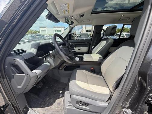 2024 Land Rover Defender 110 P400 X-Dynamic SE