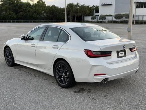 2025 BMW 330 i