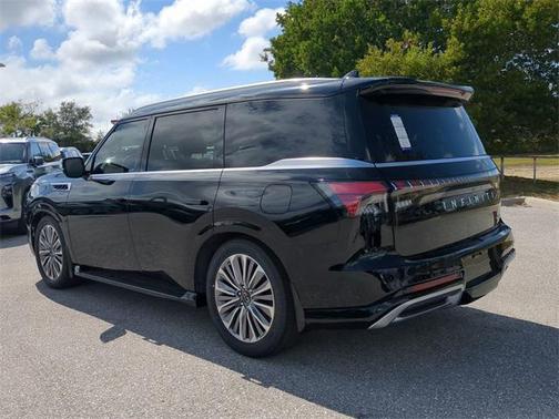 2025 INFINITI QX80 Luxe