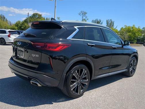2022 INFINITI QX50 LUXE