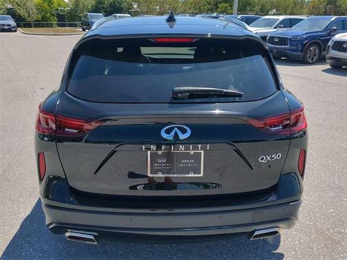 2022 INFINITI QX50 LUXE