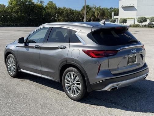 2023 INFINITI QX50 LUXE
