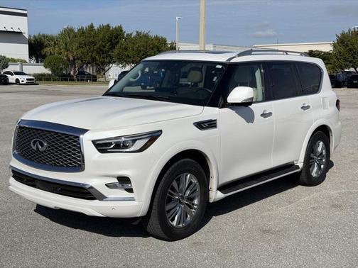 2023 INFINITI QX80 Luxe