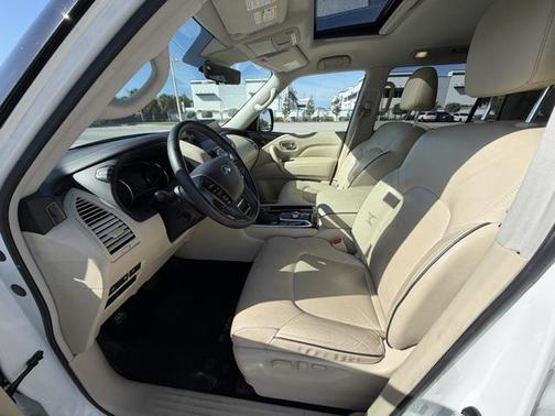 2023 INFINITI QX80 Luxe