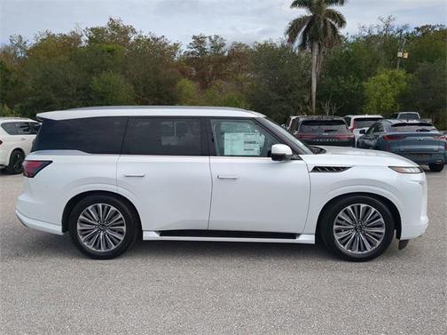 2025 INFINITI QX80 Luxe