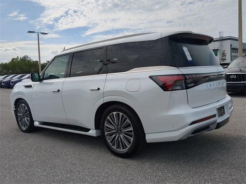 2025 INFINITI QX80 Luxe
