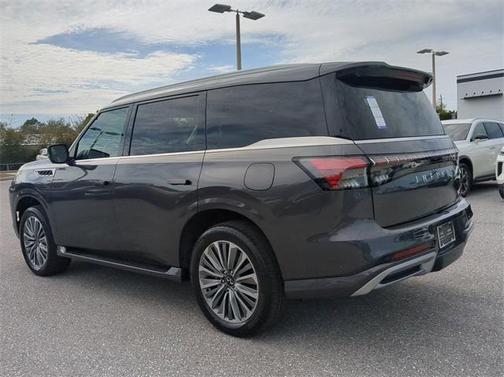 2025 INFINITI QX80 Luxe