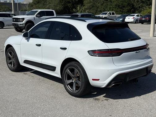 2023 Porsche Macan Base