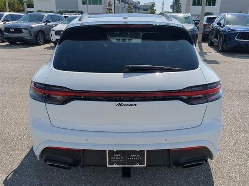 2023 Porsche Macan Base